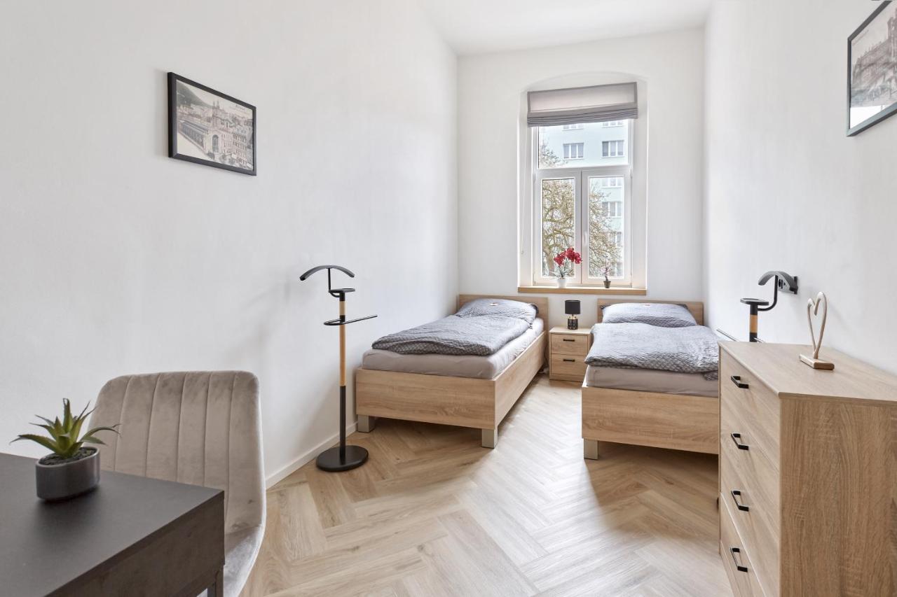 Nicol Apartment *